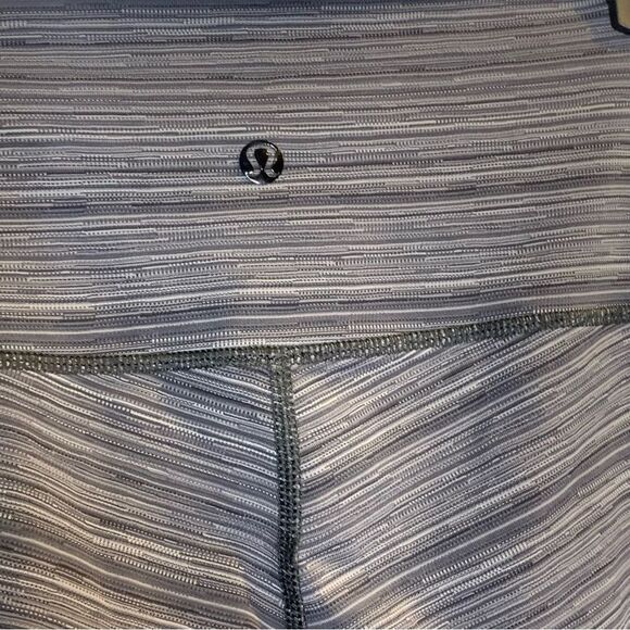 Lululemon High Times Luxtreme 25” Leggings Black and Gray Striped Size 4 - Picture 5 of 7